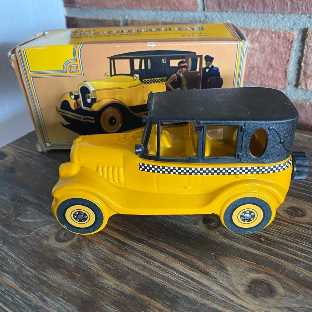 Vintage 1926 checker cab Avon Everest after shave - Picture 4 of 5